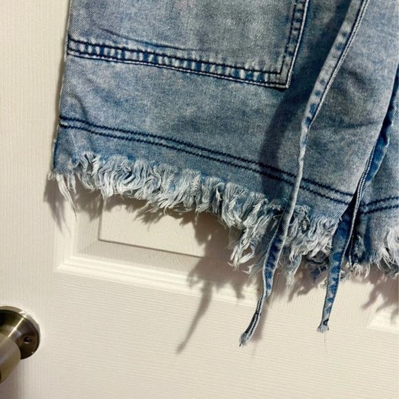 Drawstring denim shorts - Picture 3 of 3